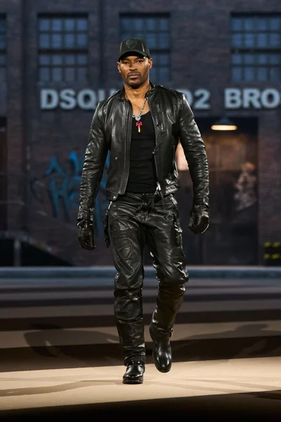 Look 2